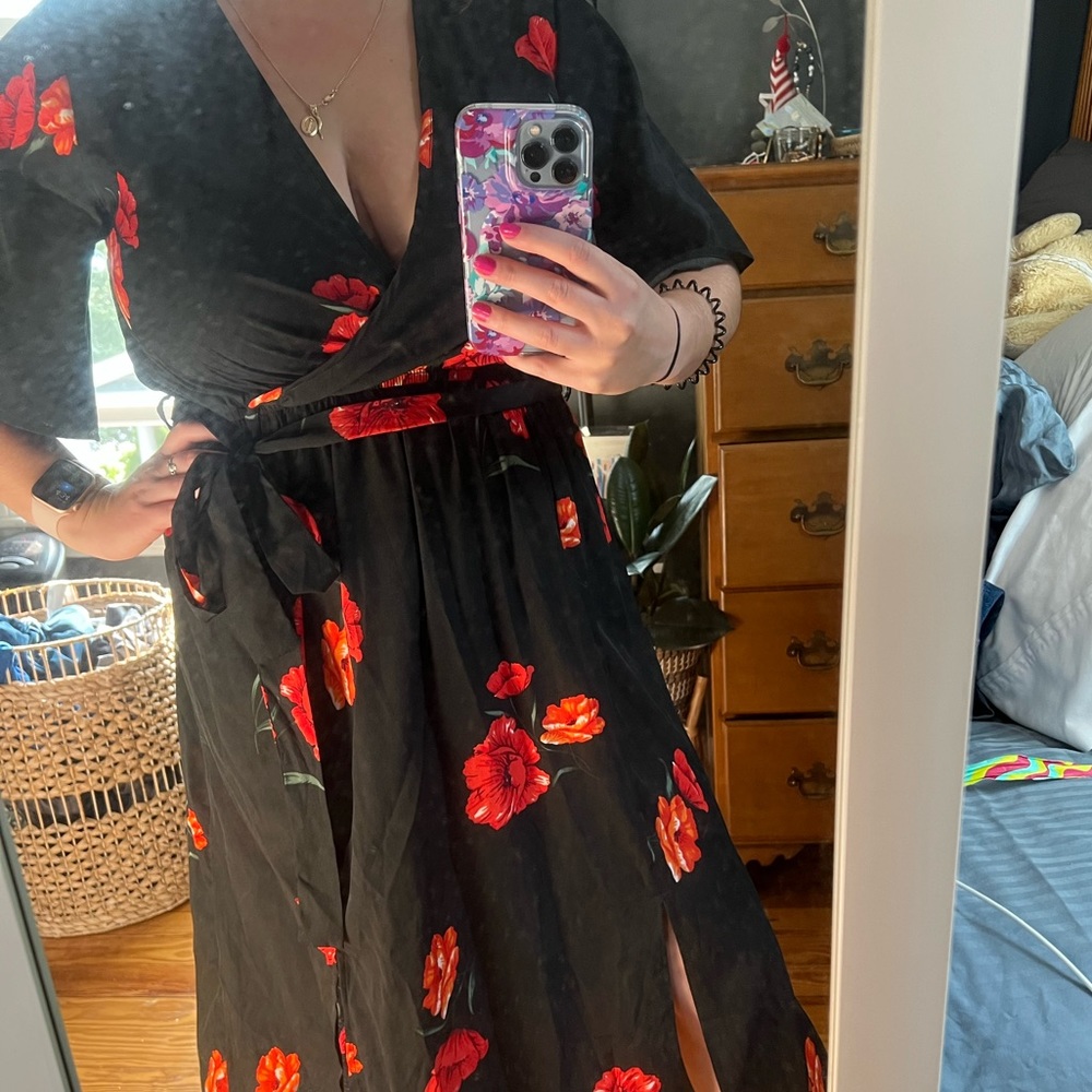 Influence floral midi dress with split in black, US size 8 / UK size 12